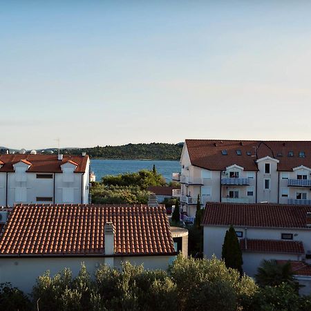 Apartments Zizic Vodice Habitación foto