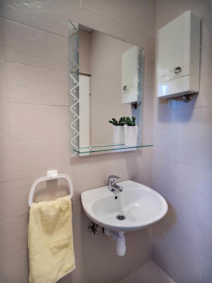 Apartments Zizic Vodice Habitación foto