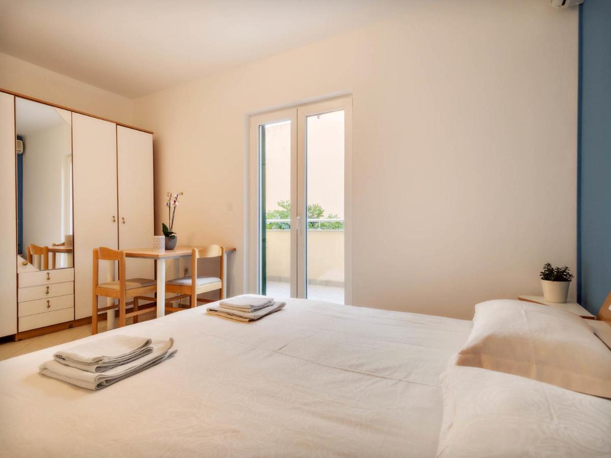 Apartments Zizic Vodice Habitación foto