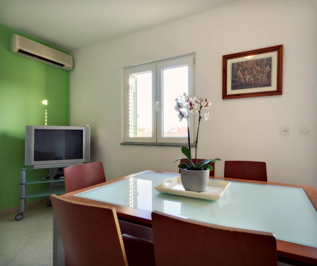 Apartments Zizic Vodice Habitación foto