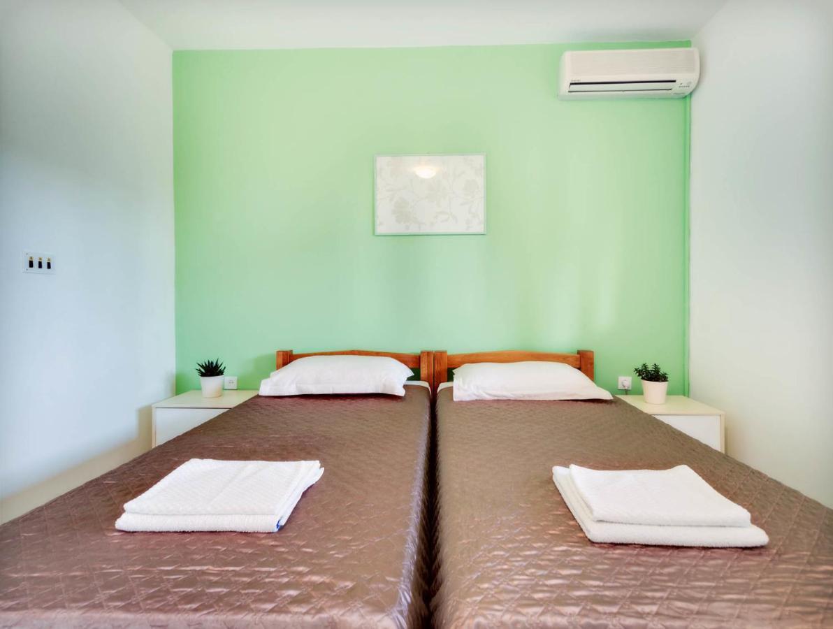 Apartments Zizic Vodice Habitación foto