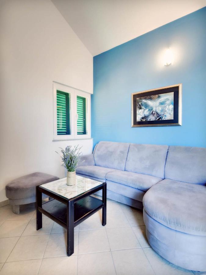 Apartments Zizic Vodice Habitación foto