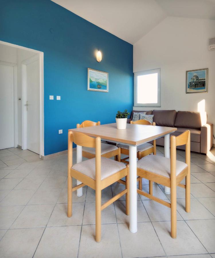 Apartments Zizic Vodice Habitación foto