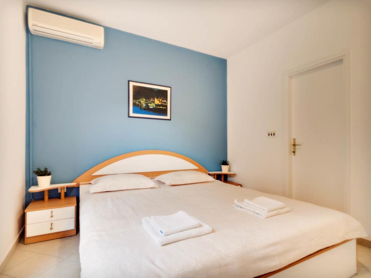 Apartments Zizic Vodice Habitación foto