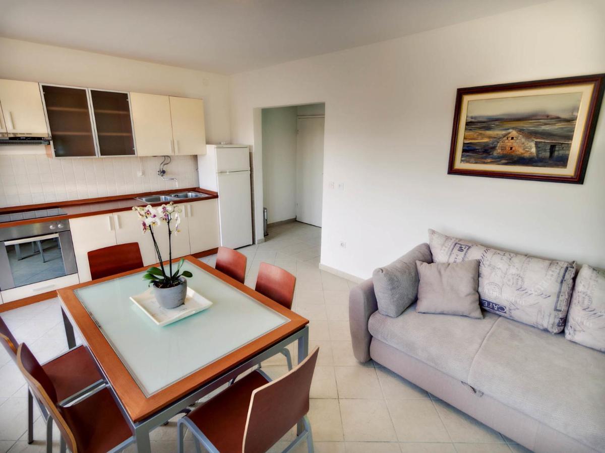 Apartments Zizic Vodice Habitación foto