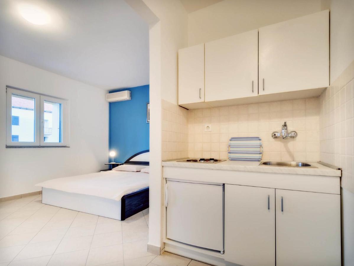 Apartments Zizic Vodice Habitación foto
